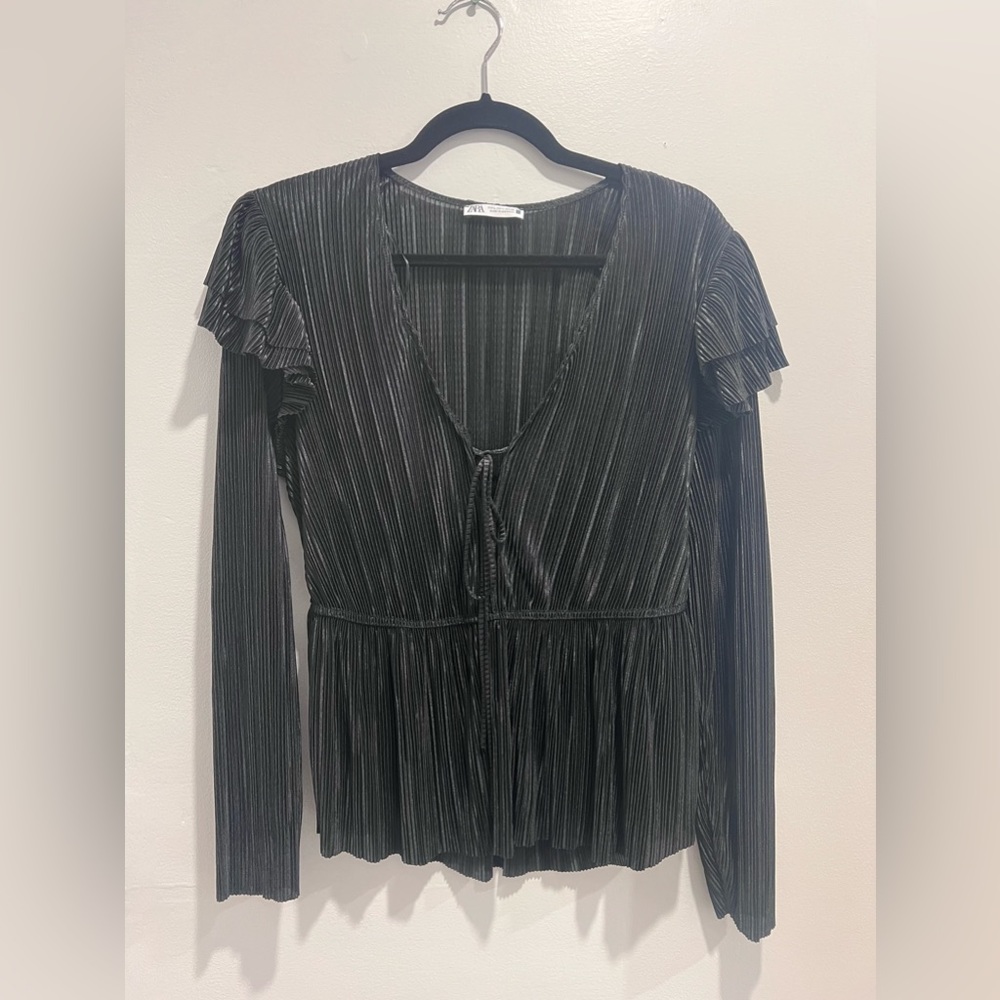 2/$30 Zara crinkle peplum style top
